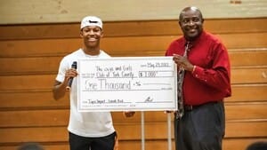 Clemson student-athletes cash in o
all for charity